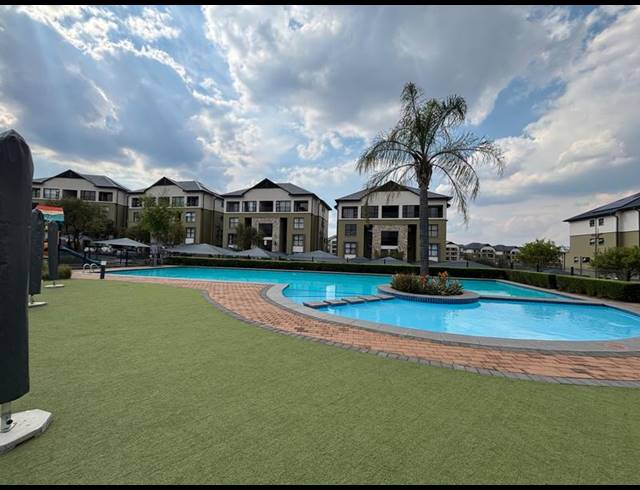 3 BEDROOM APARTMENT FOR SALE IN WATERFALL